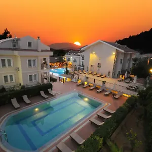 4* Hotel Sea Breeze And